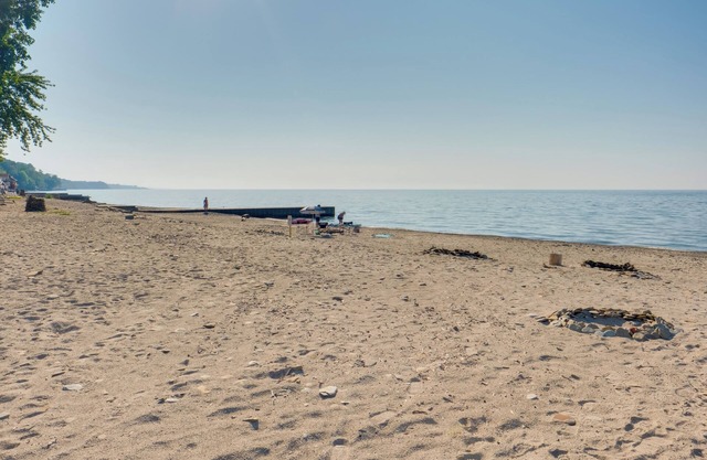 'Zen Haven' Lakefront Erie Home w/Shore Access