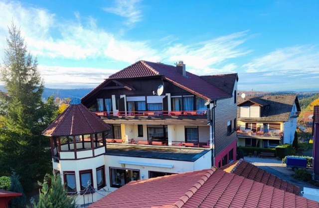 Zi22 Doppelzimmer Schönblick mit großzügiger Fensterfront