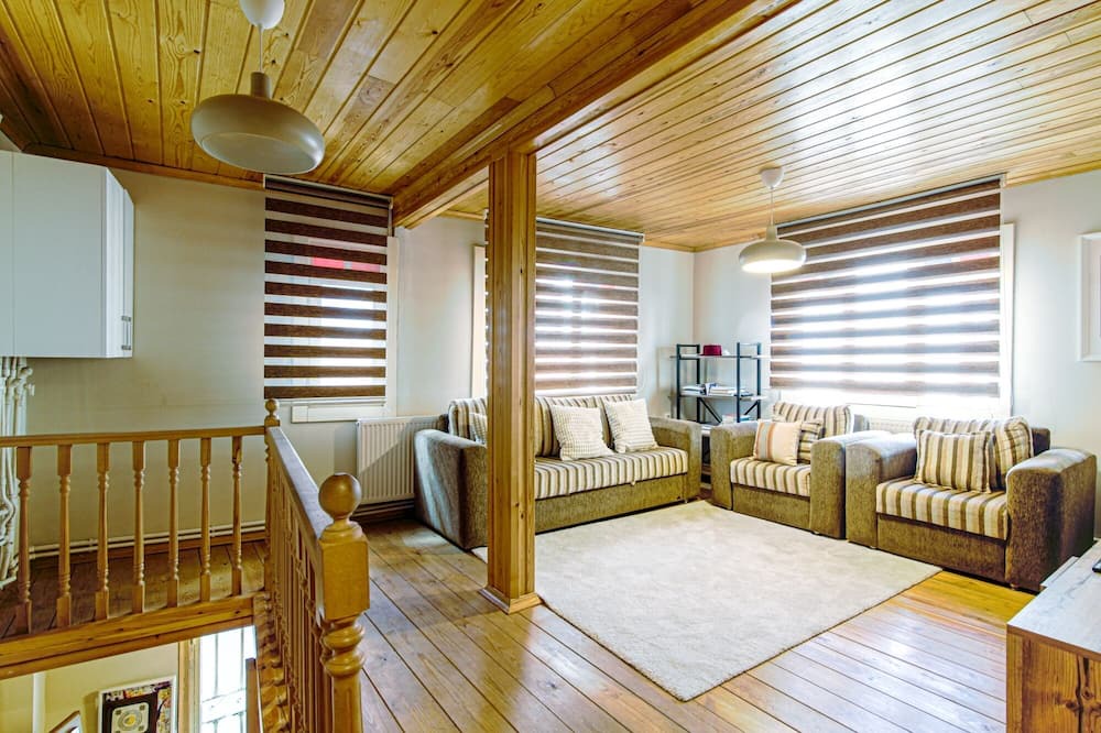 Beyoglu Villa | Historical Duplex Villa with Patio in Beyoglu