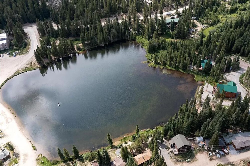 Saint Mary's Condo | MooseHaven Condo @ St. Mary's Glacier