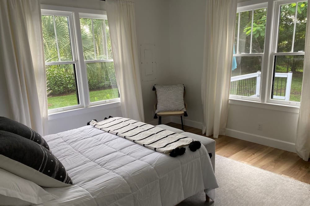 Old Town Hall House | Beautifully updated historic home! Oversize yard with extra parking.