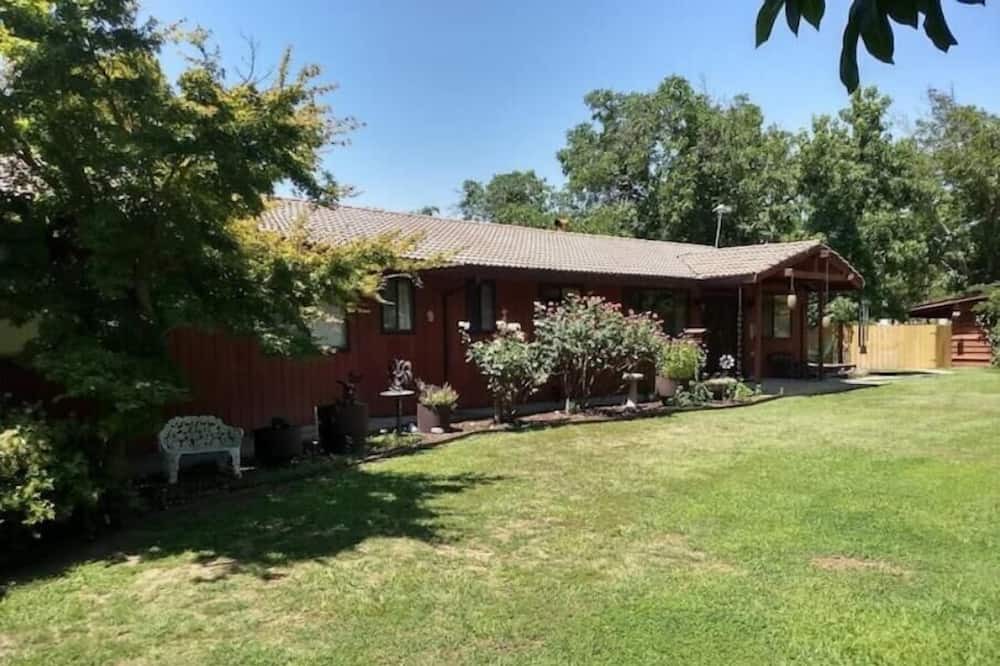 Los Molinos House | The Orchard House
