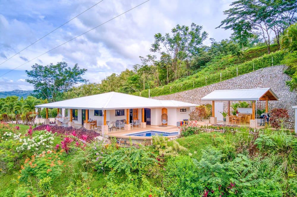 Samara House | Beautiful House with breathtaking sunsets ocean, bay and Mountain View !