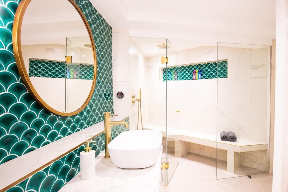 Coldharbour Apartment | Retreat with Steam room, KING bed near tube