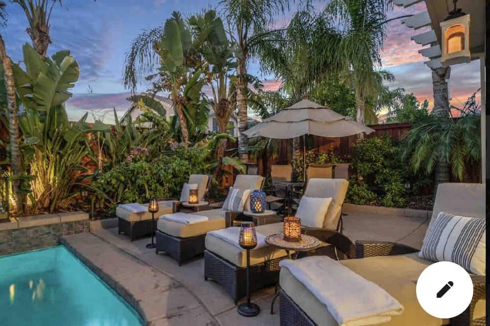 Lake Elsinore House | Kimberlys chandelier château Salt Water Pool & NEW Hot Tub