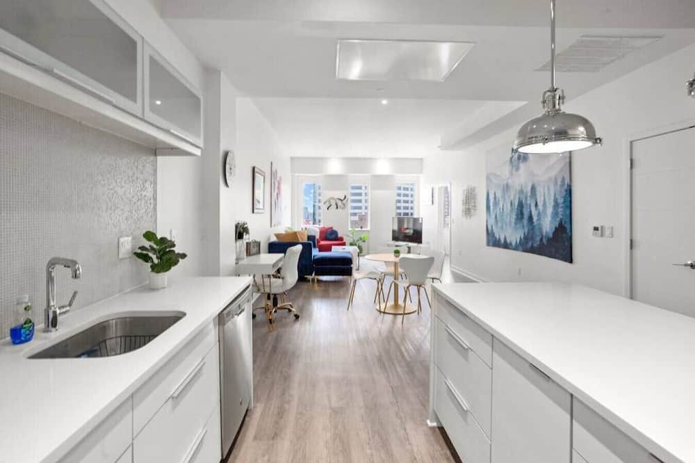 Downtown Kansas City Apartment | ☆Location Location☆ Luxury 2 bed