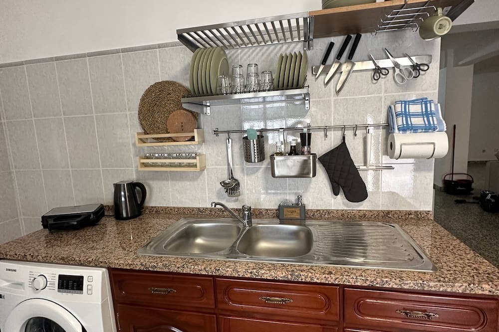 Seixal House | Charming 3-Bed Studio in Arrentela