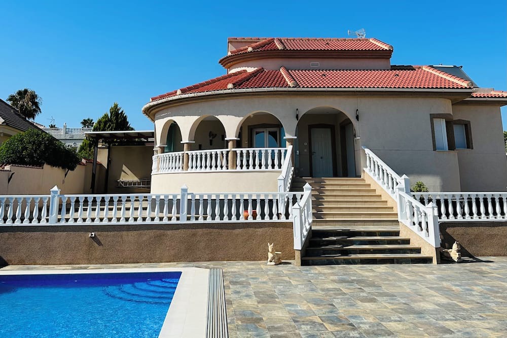 Quesada Villa | Villa Heike in Ciudad Quesada with beautiful sights to the salt lakes