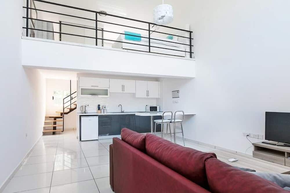 Zeytinlik Apartment | Flat w Pool, Balcony, BBQ Near Beach in Kyrenia