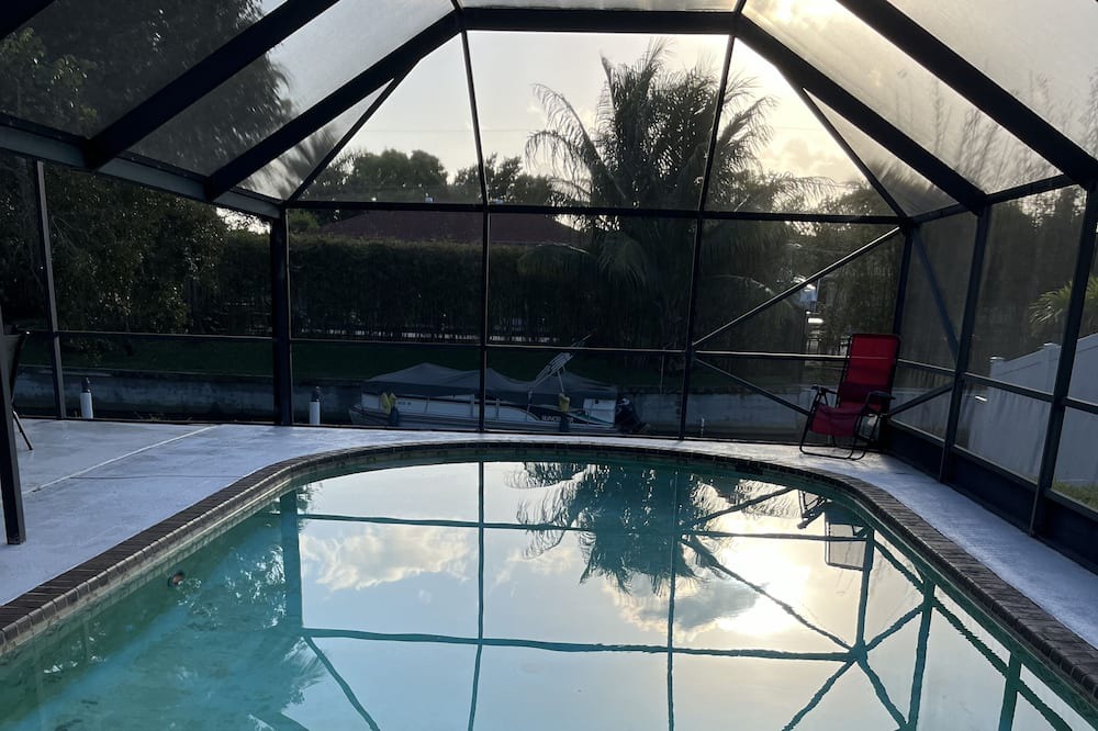 Boynton Beach House | Minutes from the beach