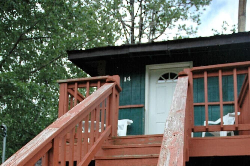 Kenai Peninsula Cabin | Gwin's Lodge Upper Alder Cottage #14