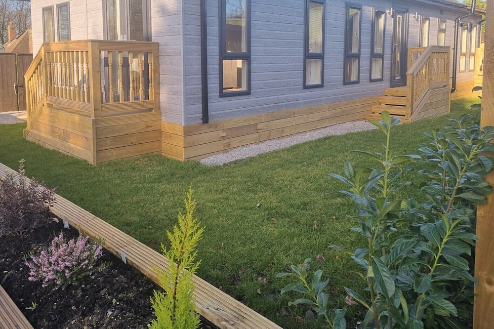 Little Weighton Cabin | 2 bedroom accommodation in Little Weighton, Nr Beverley