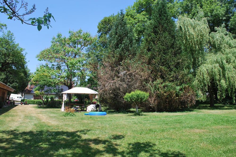 Lamothe-Fenelon Apartment | cicadas