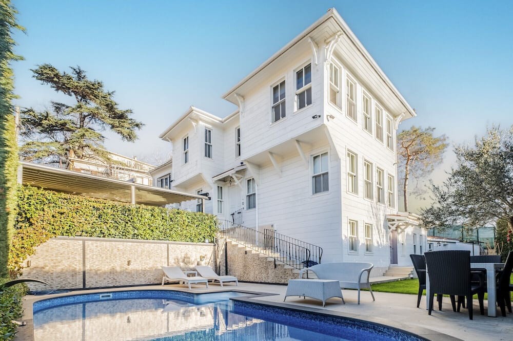 Uludag Villa | Pavilion with Bosphorus View in Anadolu Hisari
