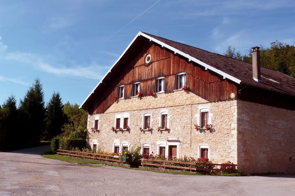Belleherbe Apartment | Apartment in our former Comtoise farmhouse
