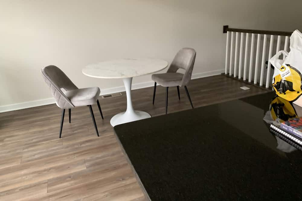 Urbana House | New 4 bedroom townhouse.