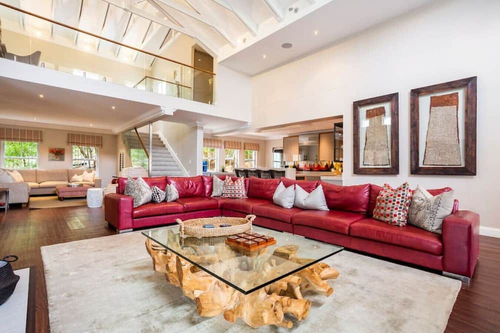 Durban North Villa | 51 Avignon · Family-Luxe Escape: Avignon Villa w/ Solar Backup