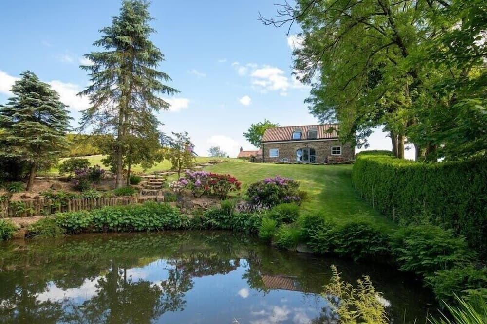 Chop Gate House | Host & Stay | Millfield Cottage