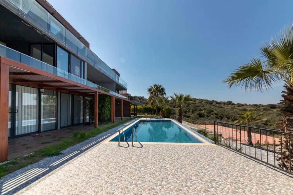 Meselik Apartment | Pleasant Home with Shared Pool in Bodrum