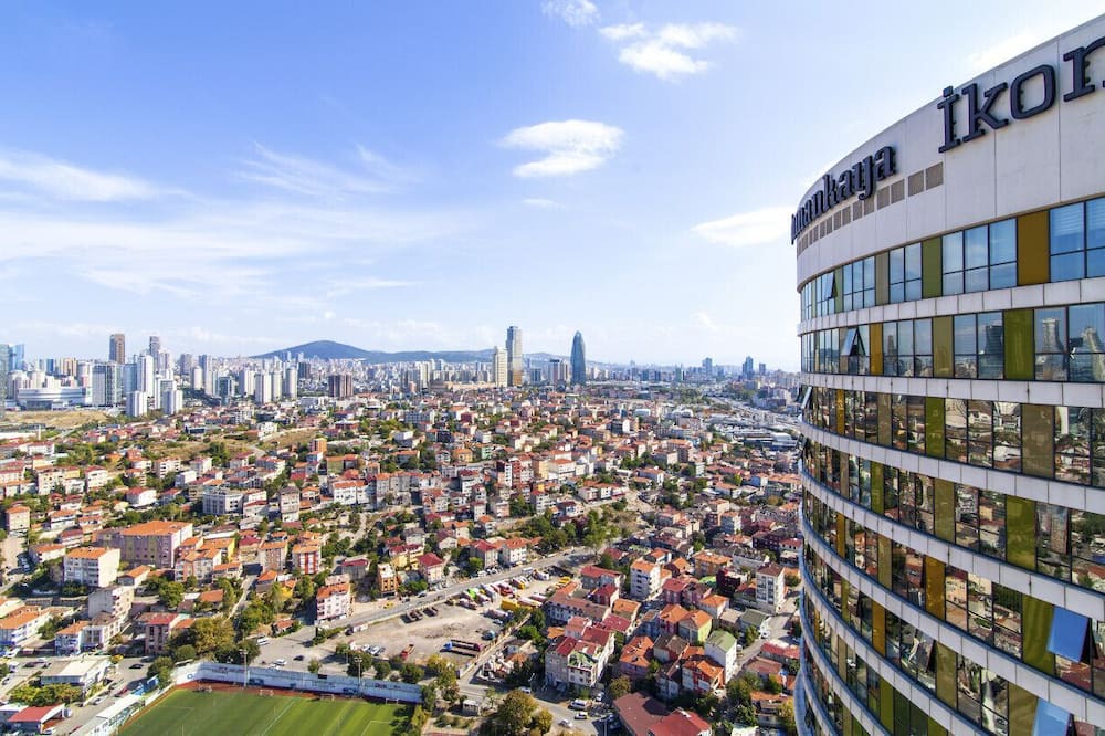 Atasehir Apartment | Central Flat with Amazing City View in Atasehir