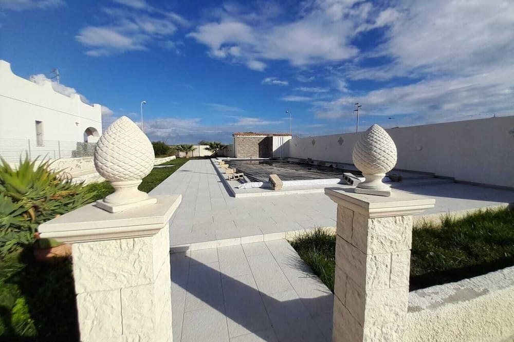Granelli Villa | Villa "Santo Aurora" with Pool, Terrace & Wi-Fi