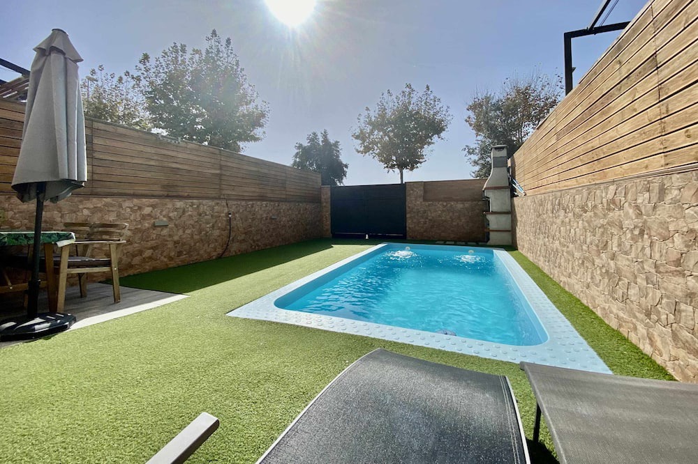 Vilanova I la Geltru House | Dora house with pool by HCLUB Agency