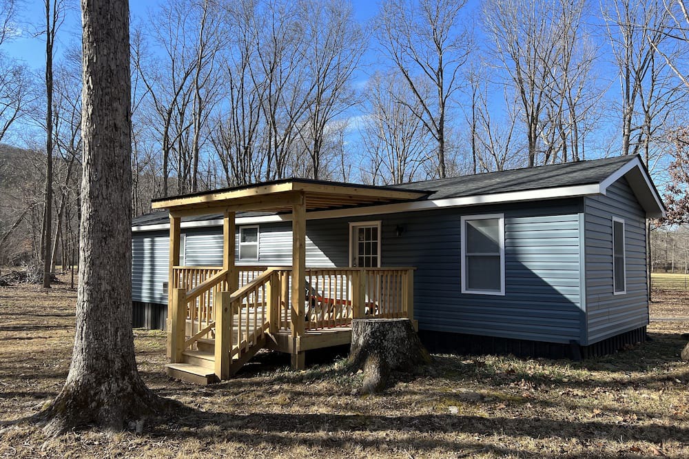 Lyndhurst House | Cozy Creekside Home with the National Forest at your back door !