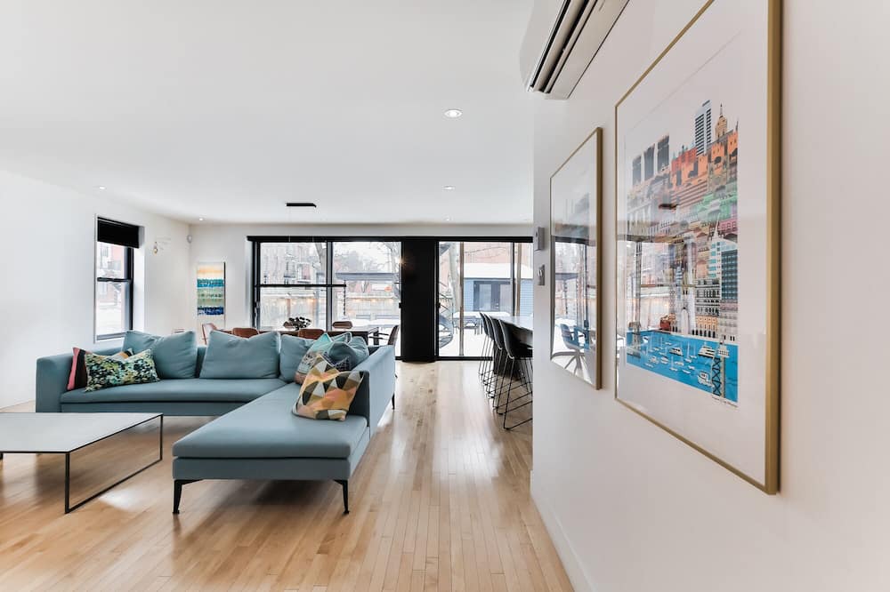 Sainte-Marie Apartment | Séjour Urbain en Famille! Spacieux et Lumineux Avec Cour Privative