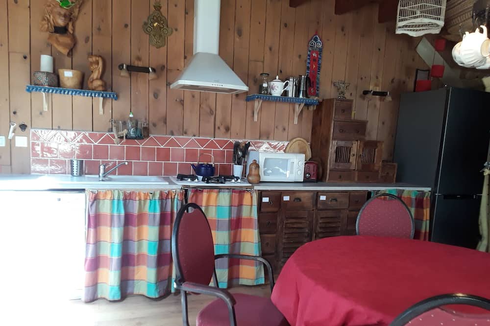Tremargat House | Propriéte Dans un Petit Village vue sur la Campagne Santier Randonnées et lac