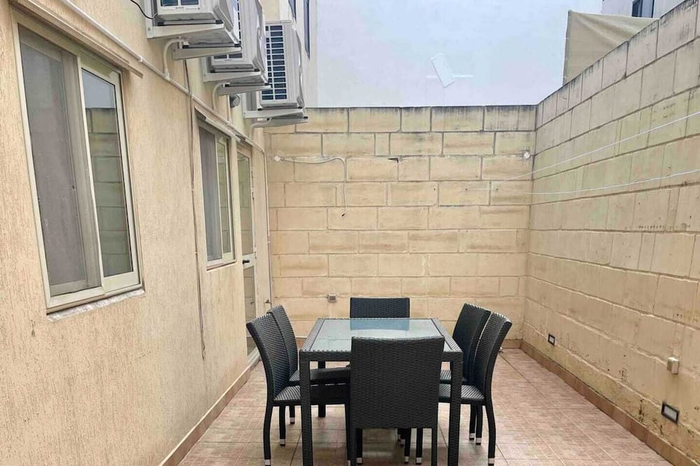 St. Andrew's Apartment | 3-bedroom With Backyard-hosted by Sweetstay