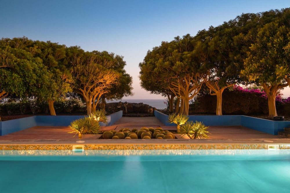 Macher House | Spend a wonderful vacation in the inviting cottage near the sea.