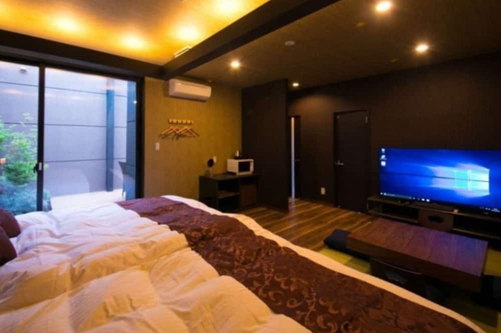 Oita House | Twin beds tatami onsen openair jacuzzi bath / Oita Ōita