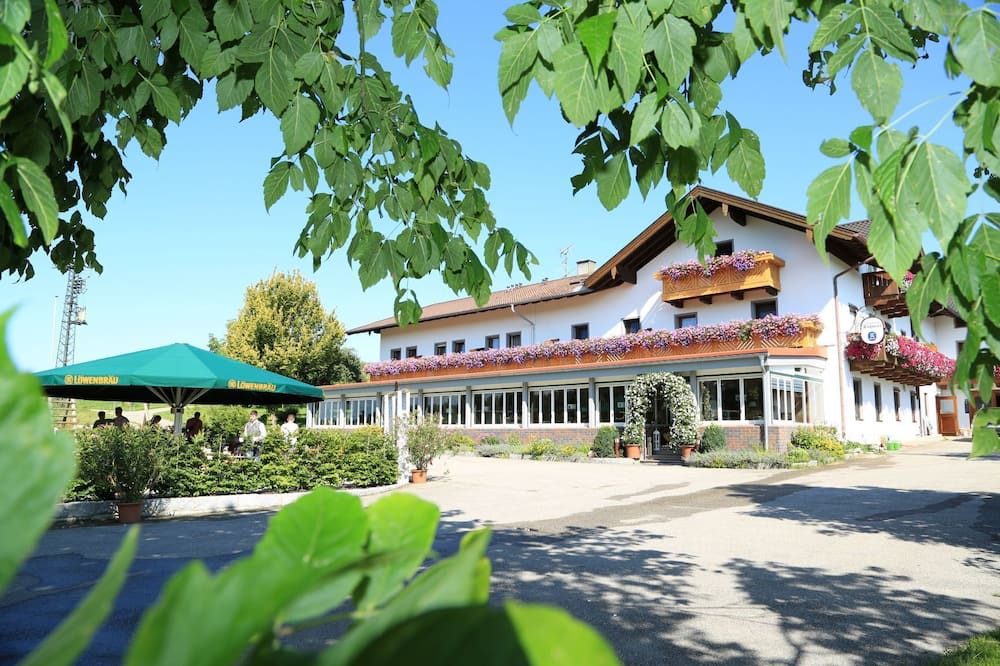 Eggstatt Apartment | Triple room 22m² with north-facing balcony, shower/toilet