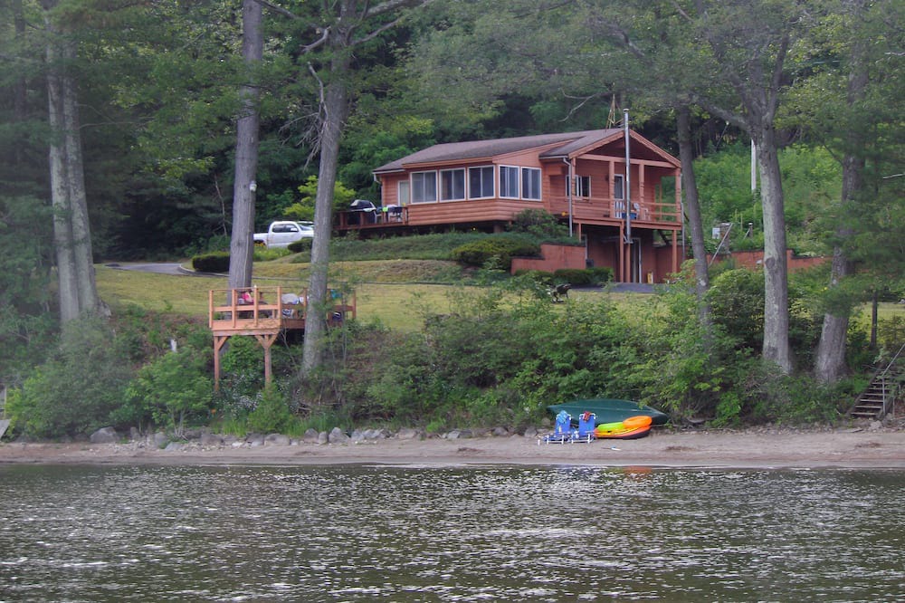 Schroon Lake Cabin | Escape to the Lake and Relax on the Private Beach
