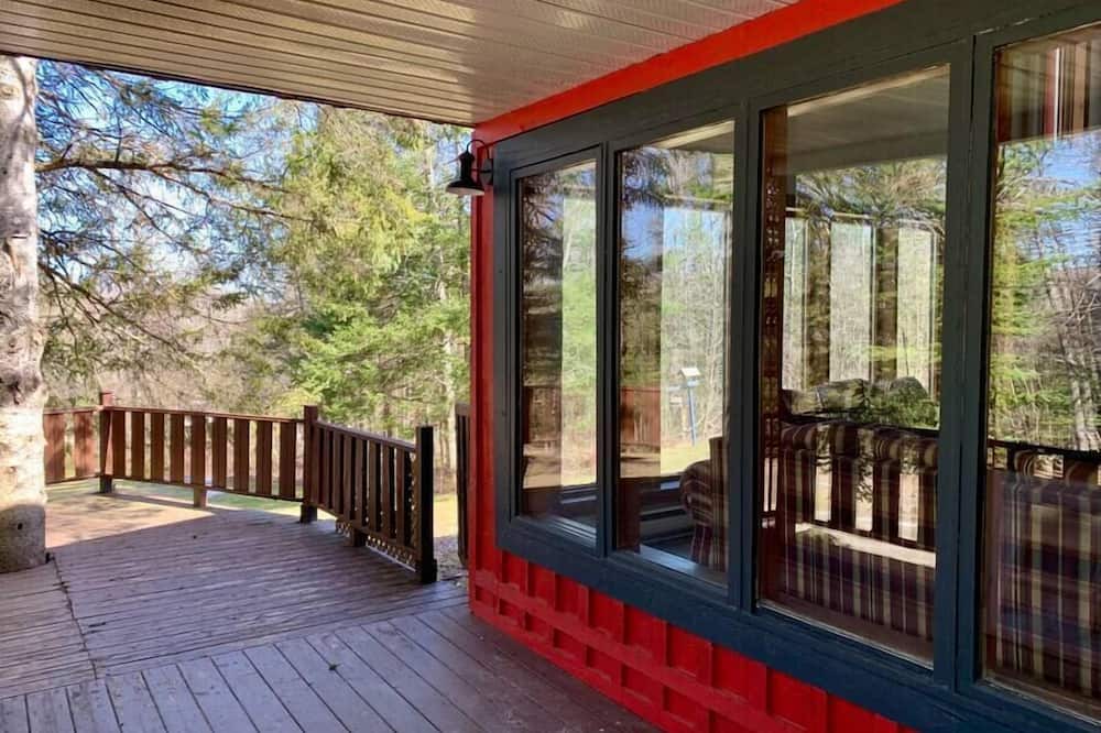 Saint-Etienne-De-Bolto Ski Chalet | The Natura Eastman -20 people with spa-4 acres