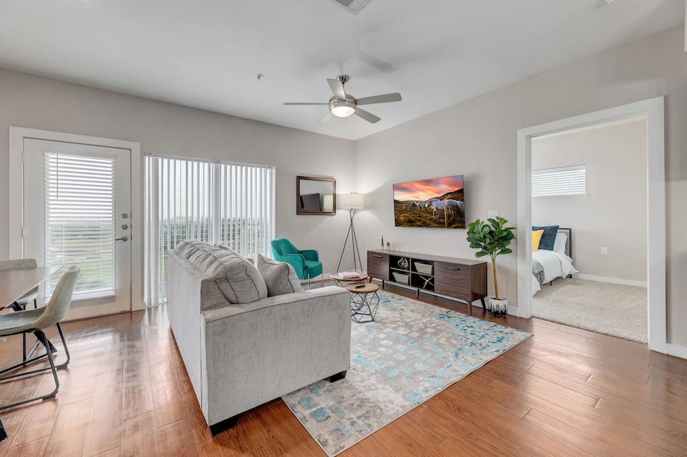 Cedar Park Apartment | Plush 2Br Cal King Suite Close to Everything