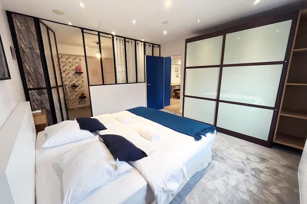 Quartier Sainte-Marguerite Apartment | Urban Flat 166 - 4BDR Luxury Apartment in Center of Paris