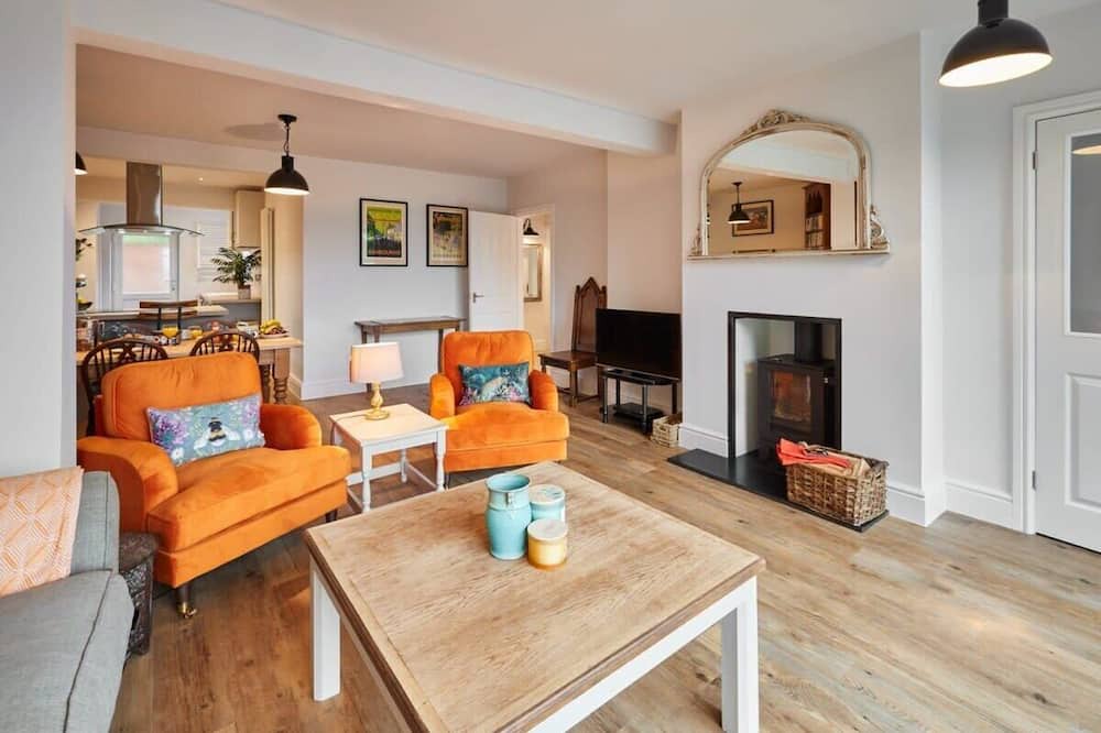Hognaston House | Host & Stay | The View at Orchard View