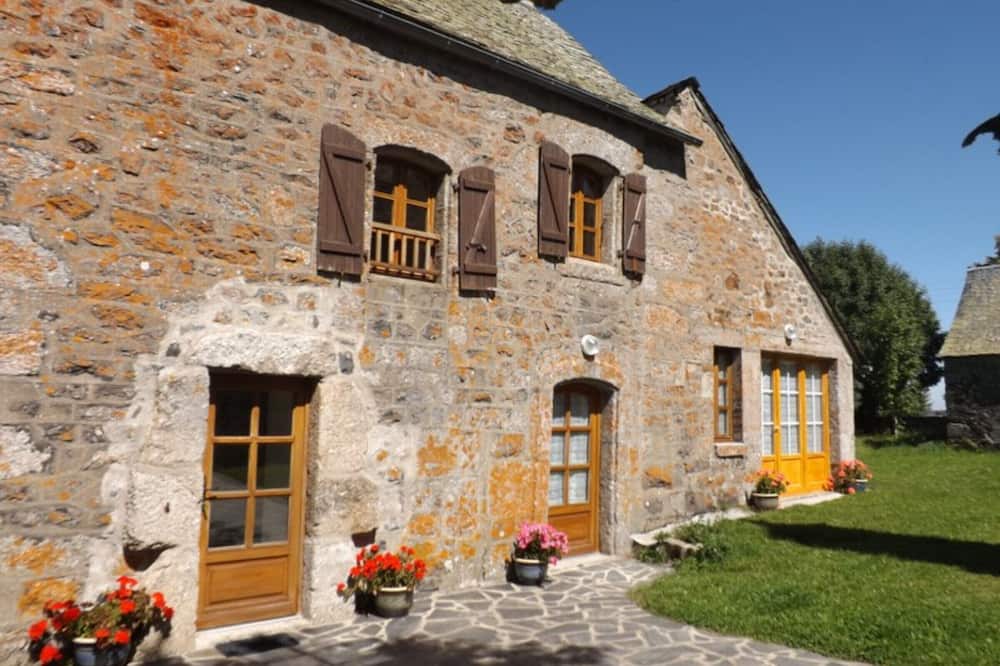 La Trinitat Cottage | Gite La Trinitat, 3 bedrooms, 8 persons