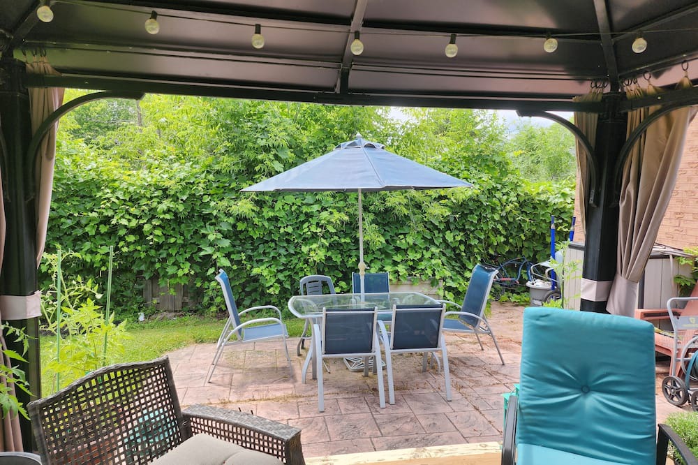 Keswick House | Large bungalow minutes to lake Simcoe with all the amenities you could ask for!