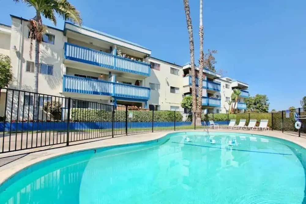 Ocean Beach Apartment | Great Location in Ocean Beach