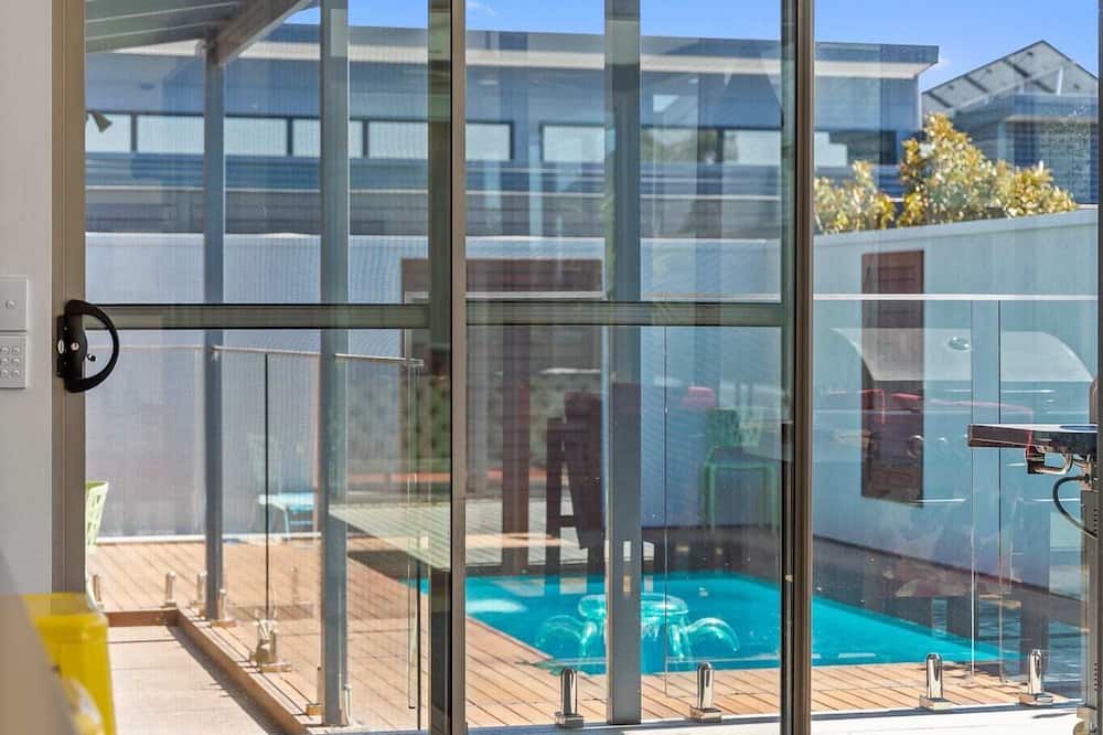 East Bendigo House | Top End Poolside Perfect Holiday Home