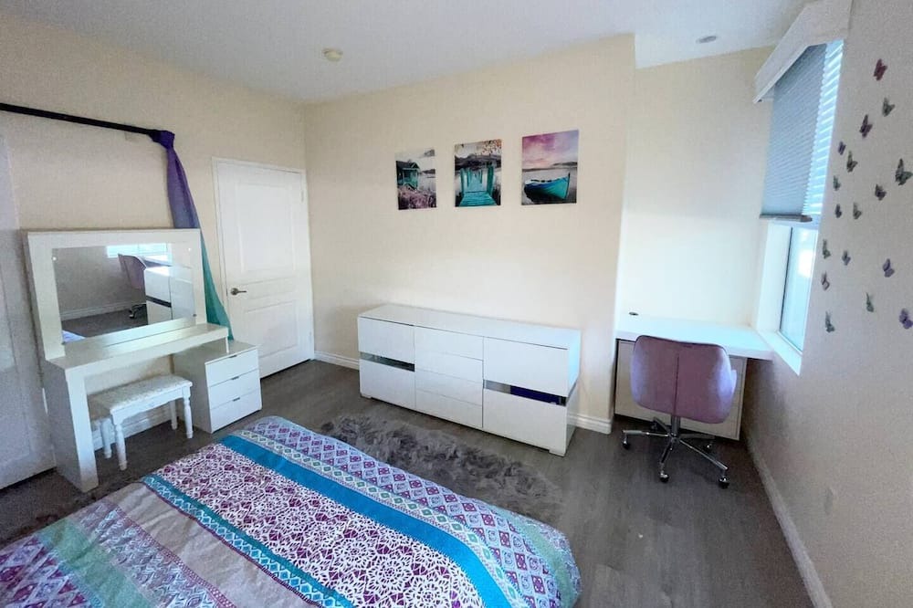 Airport Area Condo | Private room with private bathroom near UCI