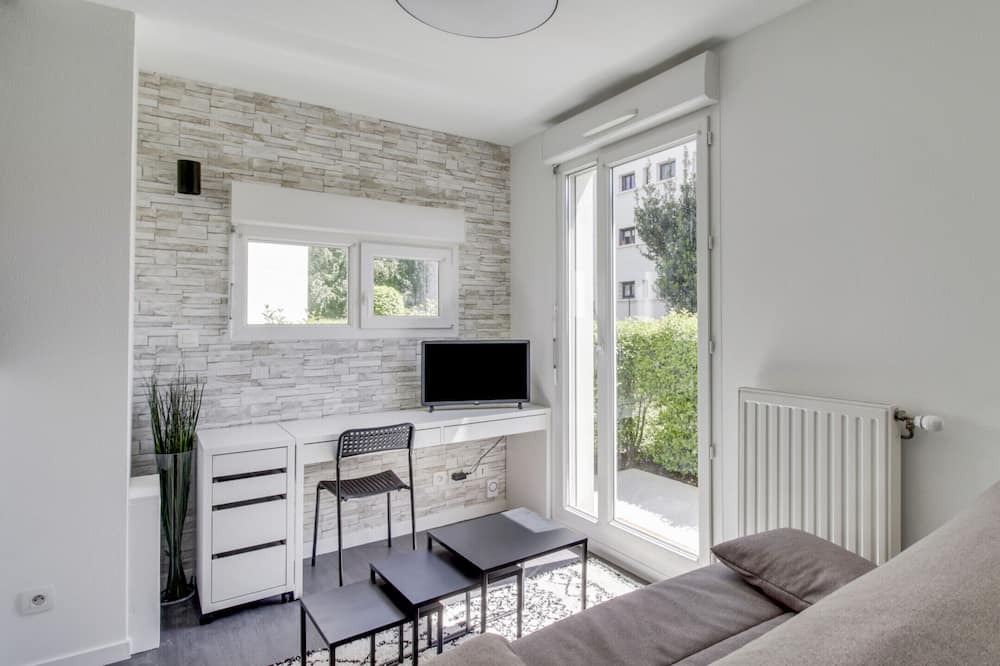 7th Arrondissement Apartment | DIFY Malot - Jean Macé