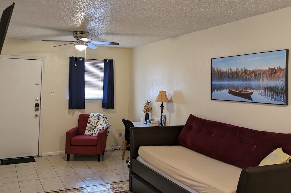 Copperas Cove Apartment | 1 BR APT w/Kitchen, Sleeps Four! Ideal for PCSing In or Out. No extra fees