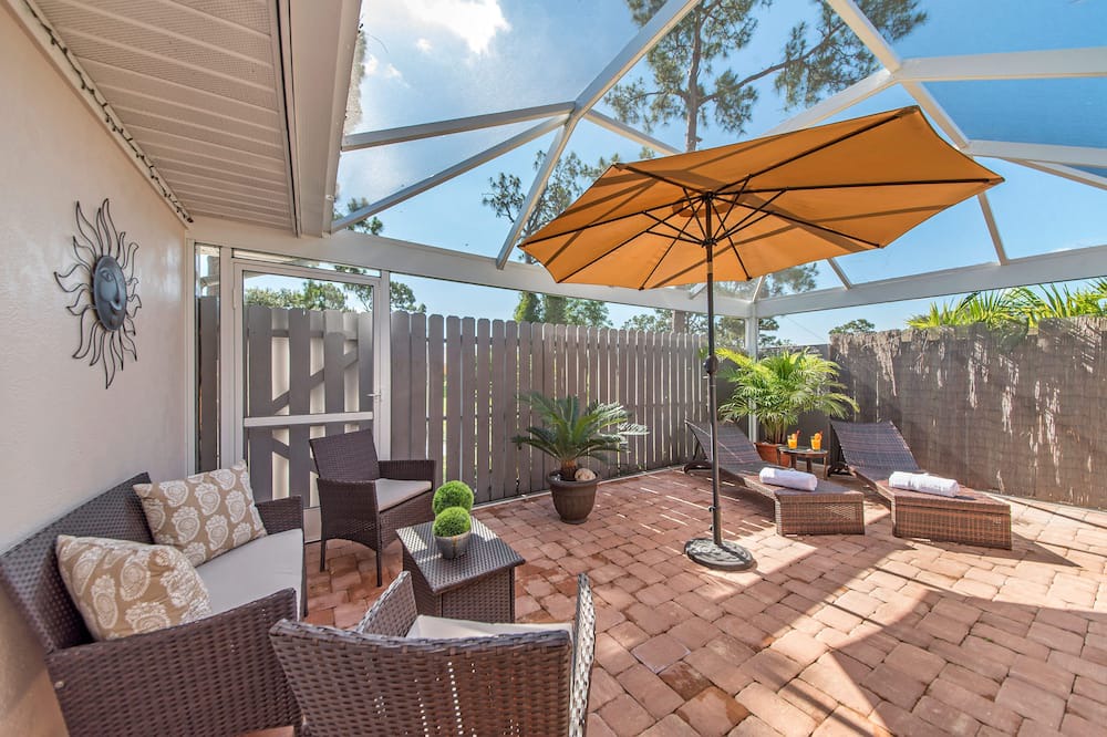 Bonita Springs Villa | Updates Polynesian Villa - 5 minutes from Gulf Beaches!