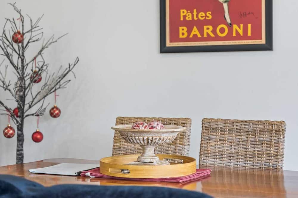 Bendigo House | Wattle Gem Townhouse with Free WiFi