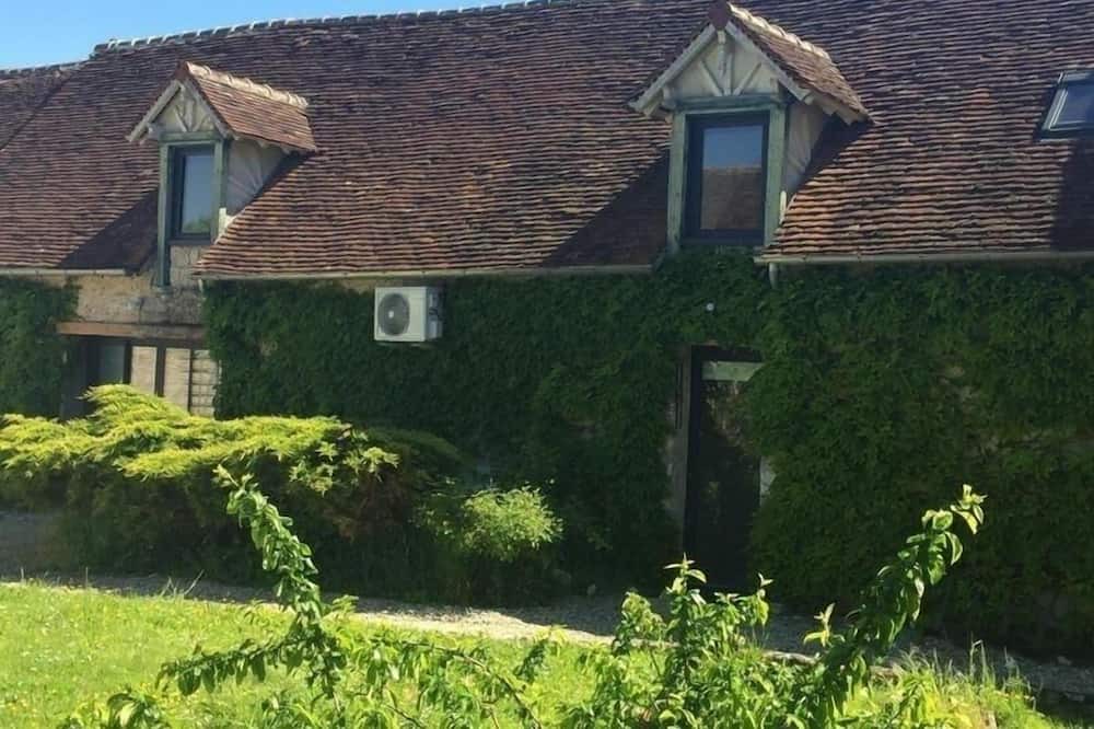 Beaune-la-Rolande Cottage | Gite Beaune-la-Rolande, 2 bedrooms, 4 persons