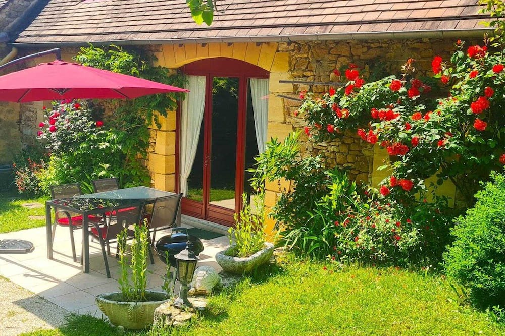Saint-Julien-de-Lampon Cottage | Gite Saint-Julien-de-Lampon, 2 bedrooms, 4 persons