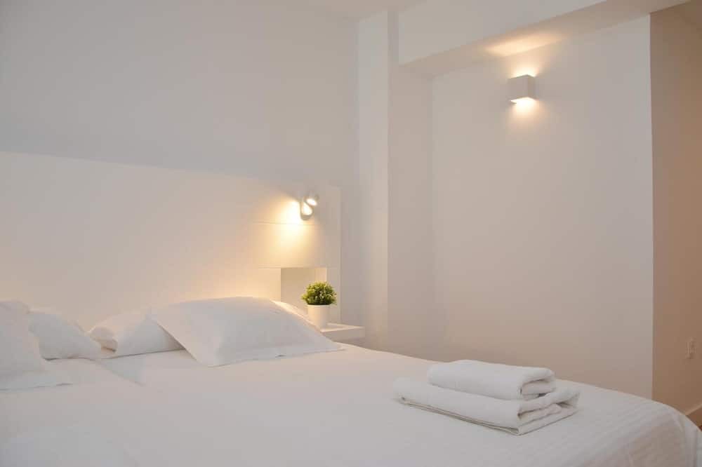 Santa Cruz de Tenerife Apartment | 55 m2 apartment with two bedrooms, living room with sofa bed and two bathrooms